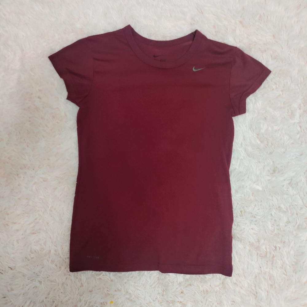 💸LAST CHANCE 🔥NIKE DRI-FIT Burgundy short sleeve T-shirt. Sz.S
